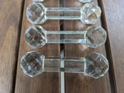 Ensemble de 6 anciens porte-couteaux en verre ou cristal à pointes de diamant