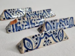 Ensemble de 5 anciens porte couteaux en céramique émaillée, artisanat marocain, 9,5 cm