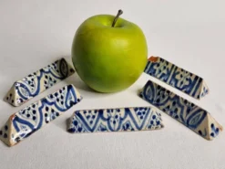 Ensemble de 5 anciens porte couteaux en céramique émaillée, artisanat marocain, 9,5 cm
