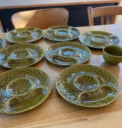 Ensemble de 8 assiettes à asperges et 2 bols de Gien