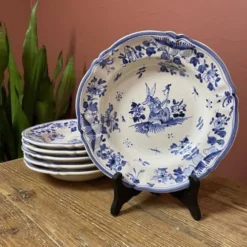Ensemble de 6 assiettes creuses décor bleu Moustiers