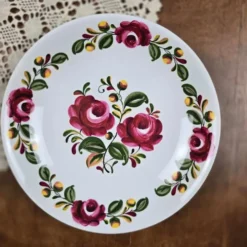 Ensemble de 12 assiettes creuses Moulin des Loups Ottawa – Fleurs bordeaux