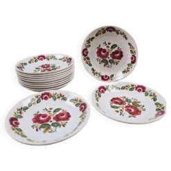 Ensemble de 12 assiettes creuses Moulin des Loups Ottawa – Fleurs bordeaux