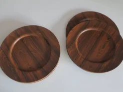 Ensemble de 12 assiettes en contreplaqué de rosewood et teck par Morsbak, Danemark, années 1960.