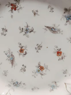 Ensemble de 4 assiettes fleuries ajourées