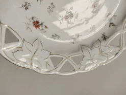 Ensemble de 4 assiettes fleuries ajourées