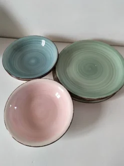 Ensemble de 7 assiettes plates et creuses vintage