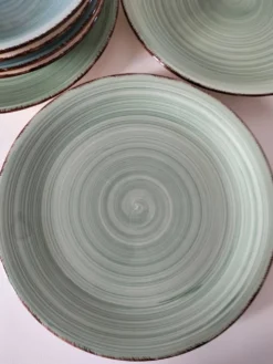 Ensemble de 7 assiettes plates et creuses vintage