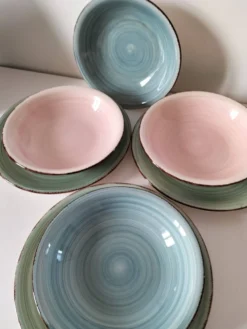 Ensemble de 7 assiettes plates et creuses vintage