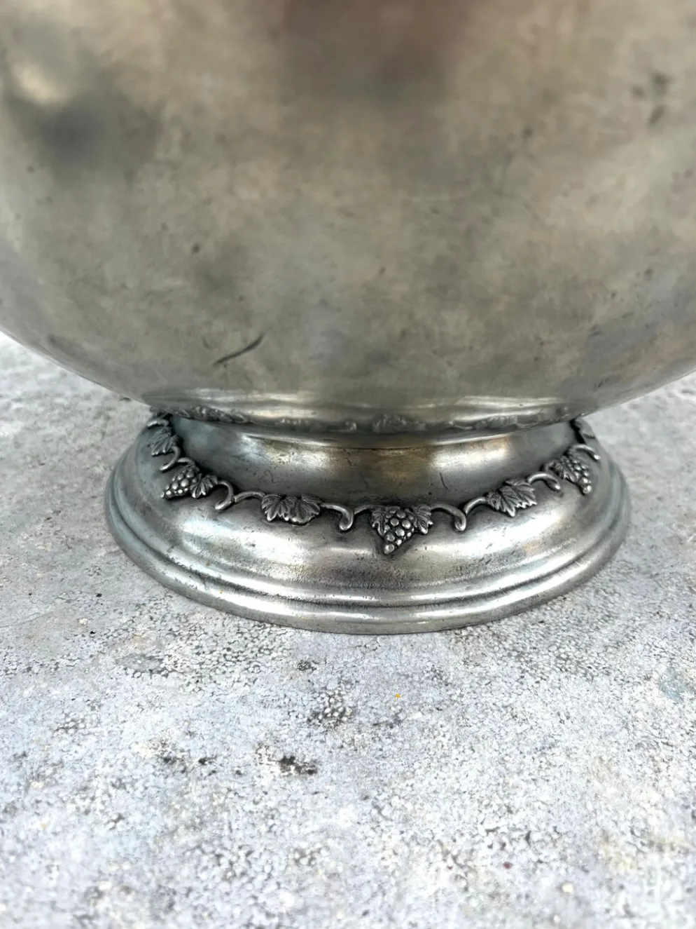 Ensemble de bol à punch en étain français avec 10 tasses et une louche – vigne