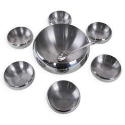 Ensemble de bols en acier inoxydable, design italien, années 1980, fabriqué en Italie.