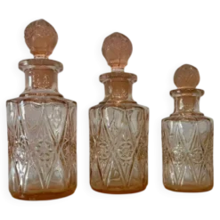 Ensemble de 3 bouteilles vintage en verre rosé avec bouchons