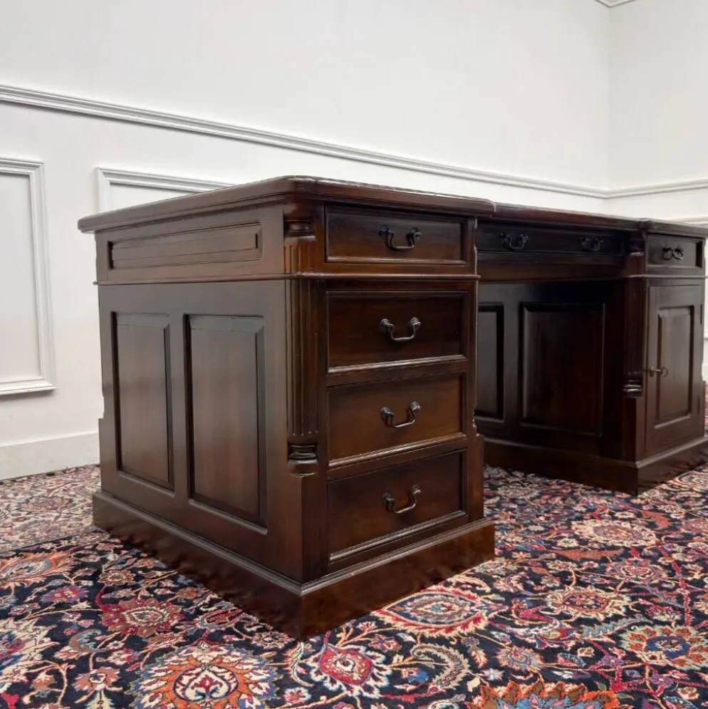 Ensemble de bureau anglais classique avec chaises de bureau