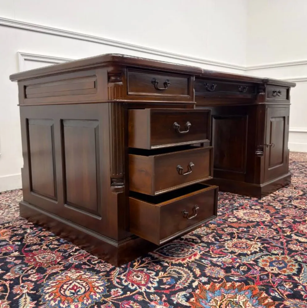 Ensemble de bureau anglais classique avec chaises de bureau