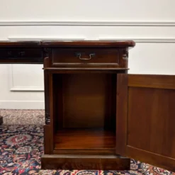 Ensemble de bureau anglais classique avec chaises de bureau