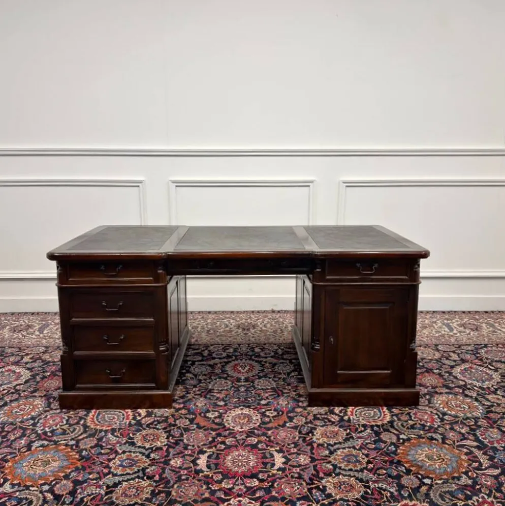 Ensemble de bureau anglais classique avec chaises de bureau