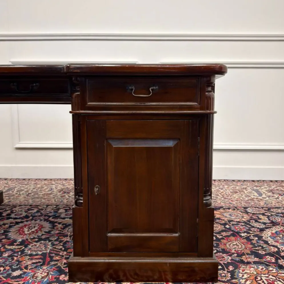 Ensemble de bureau anglais classique avec chaises de bureau