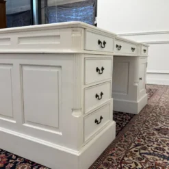Ensemble de bureau blanc classique avec chaise de bureau