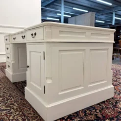 Ensemble de bureau blanc classique avec chaise de bureau