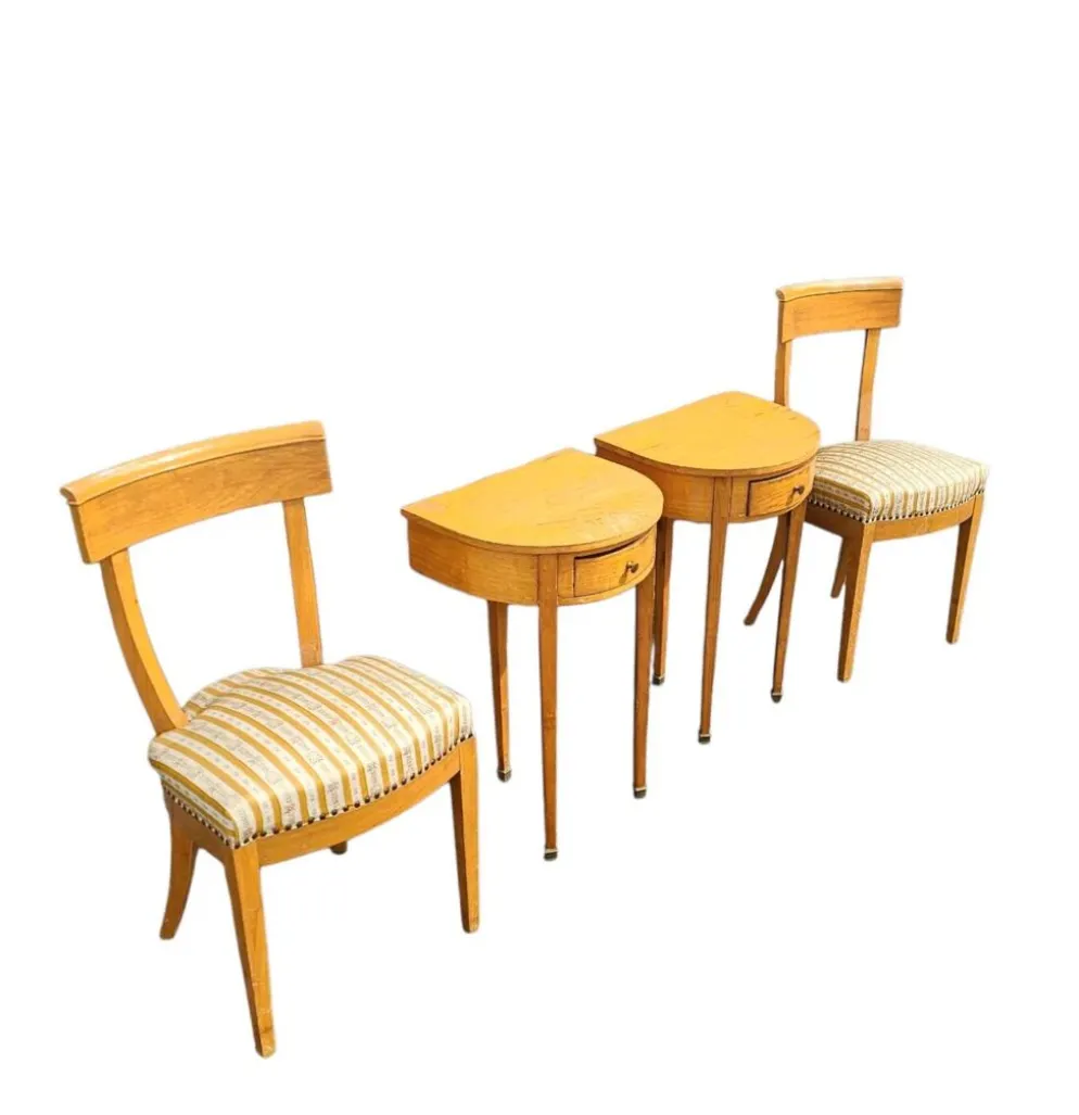 Ensemble de chaises en bois de cerisier / Biedermeier / tables d'appoint / table console tripot.