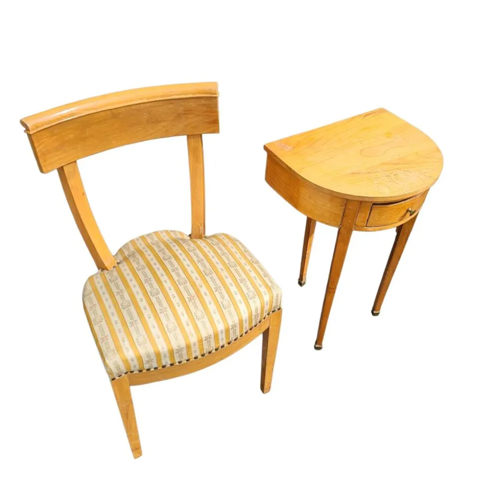 Ensemble de chaises en bois de cerisier / Biedermeier / tables d'appoint / table console tripot.