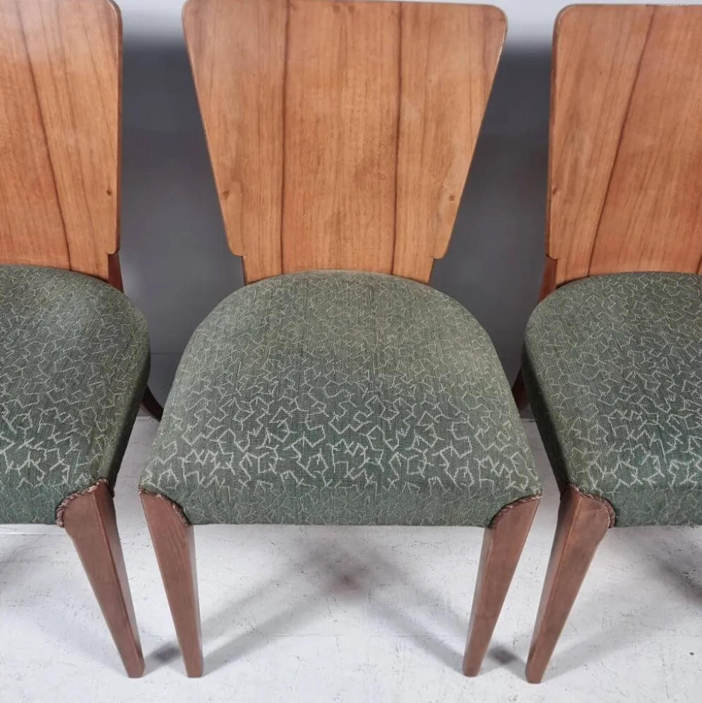 Ensemble de chaises et table par Jindřich Halabala pour Up Zavody, années 1940.