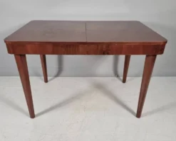 Ensemble de chaises et table par Jindřich Halabala pour Up Zavody, années 1940.