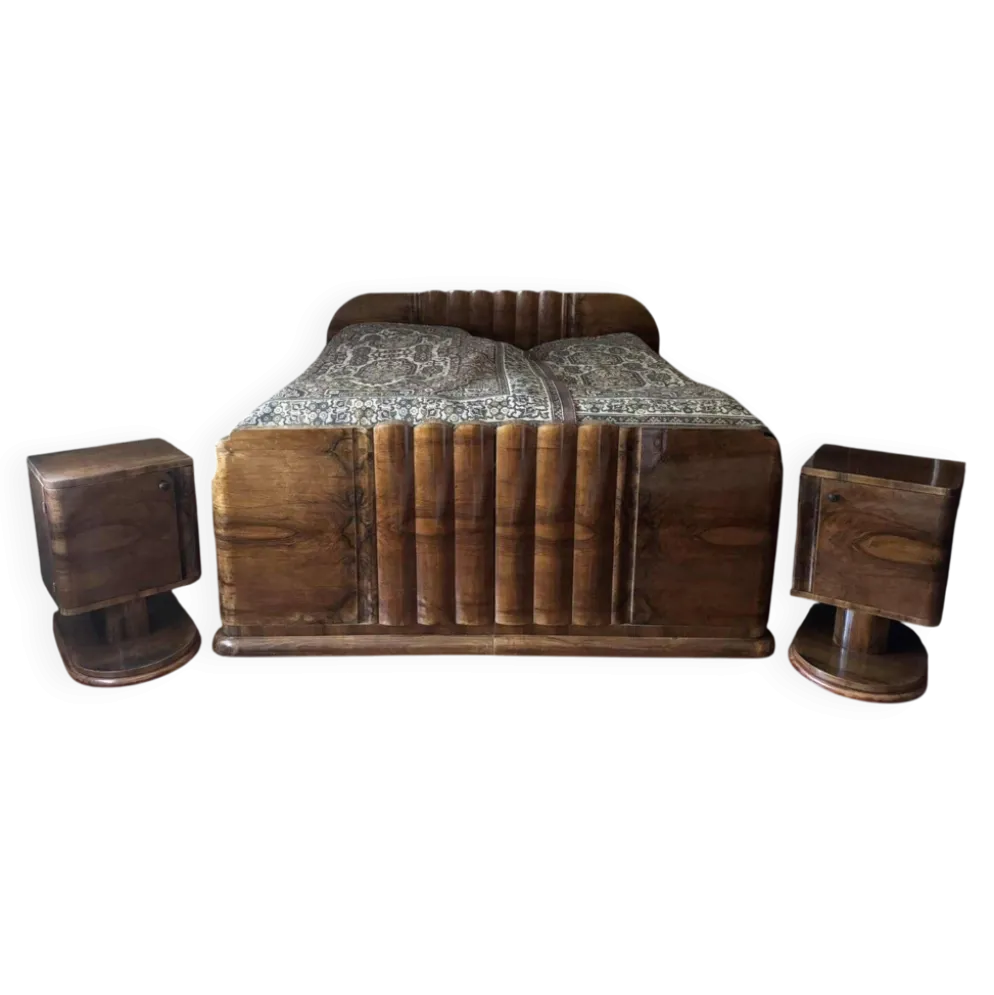Ensemble de chambre Art Déco en placage de noyer, années 1930, lot de 3