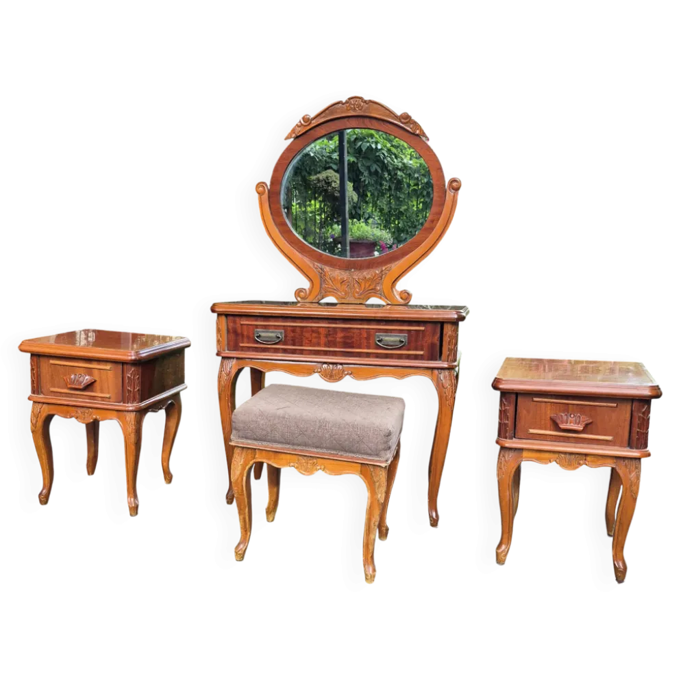 Ensemble de chambre à coucher complet de style Louis XV en 4 pièces - Coiffeuse, tables de nuit, tabouret -