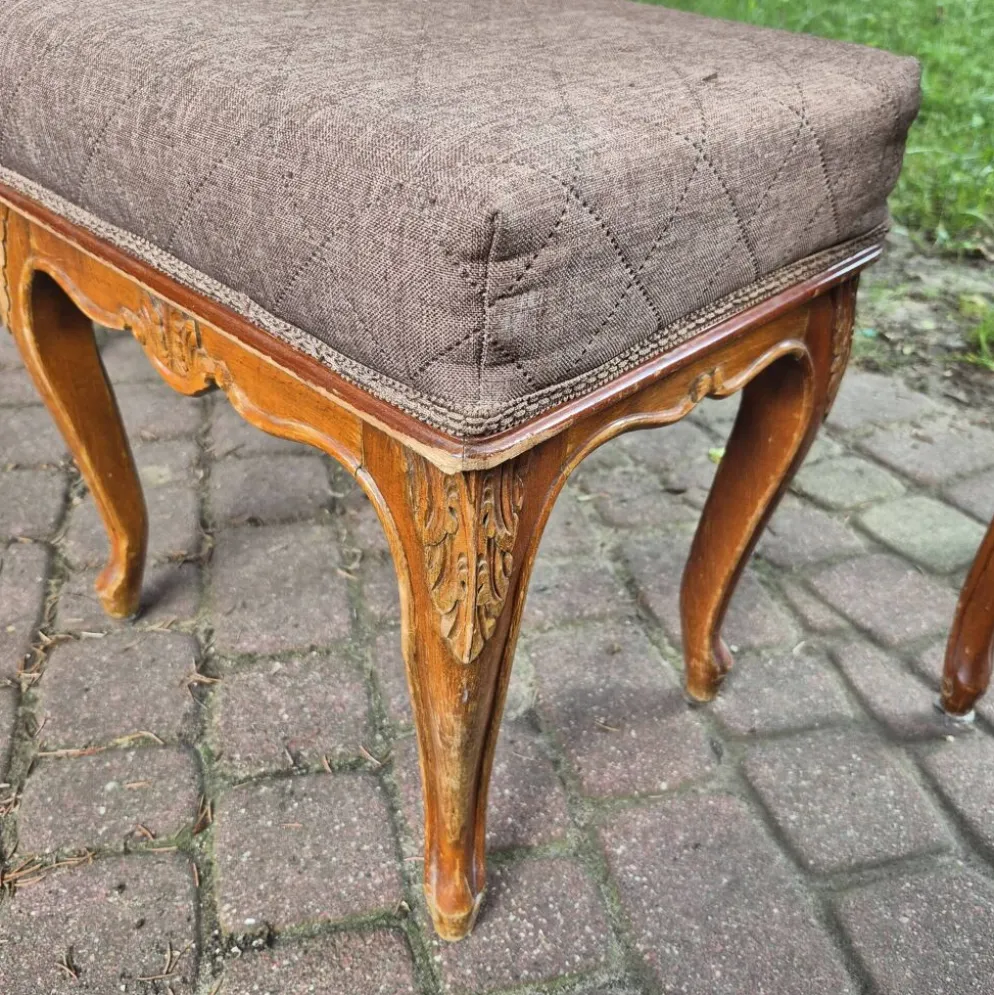 Ensemble de chambre à coucher complet de style Louis XV en 4 pièces - Coiffeuse, tables de nuit, tabouret -