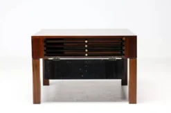 Ensemble de cinq tables d'appoint modernes en palissandre danois.