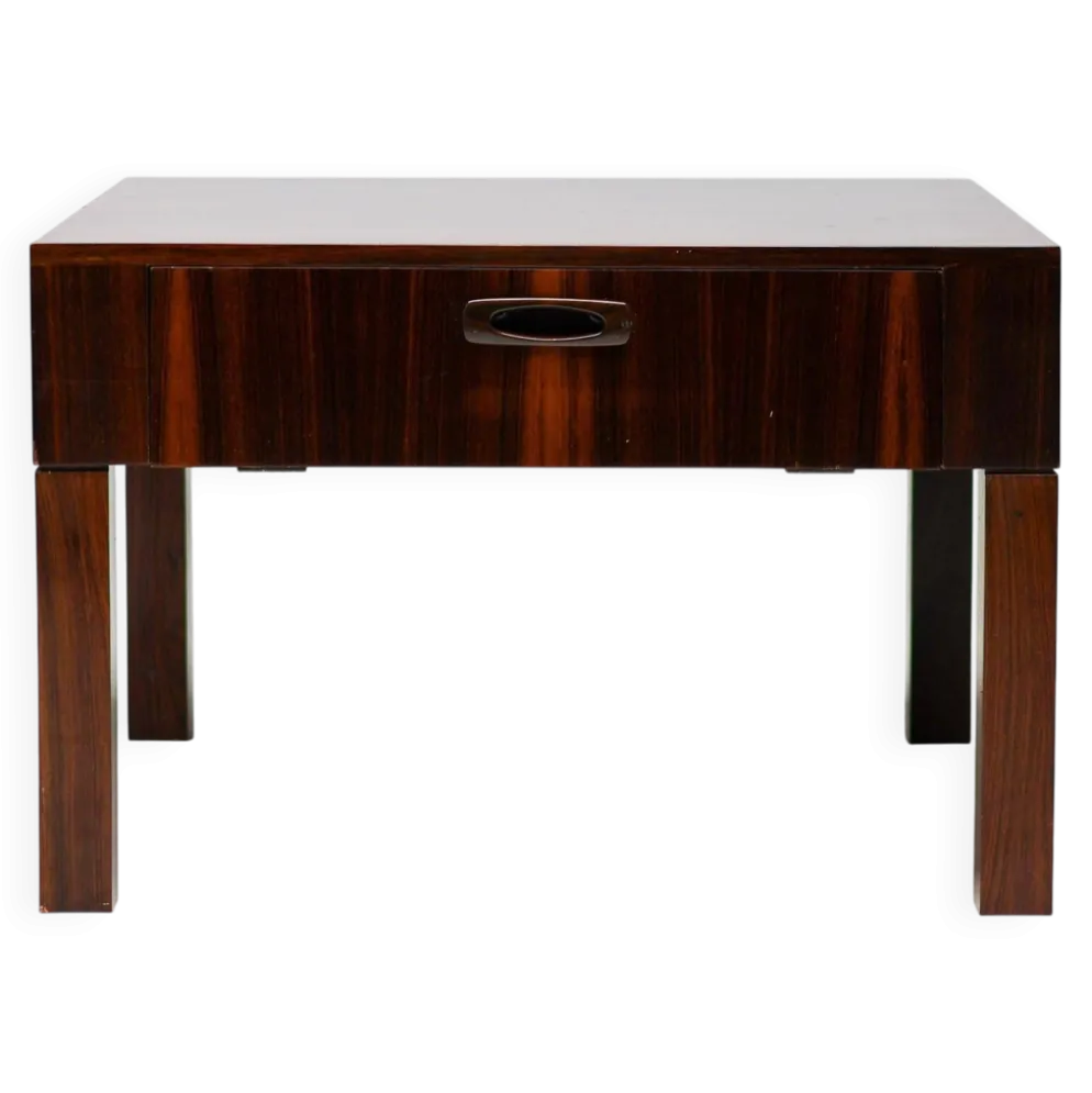 Ensemble de cinq tables d'appoint modernes en palissandre danois.