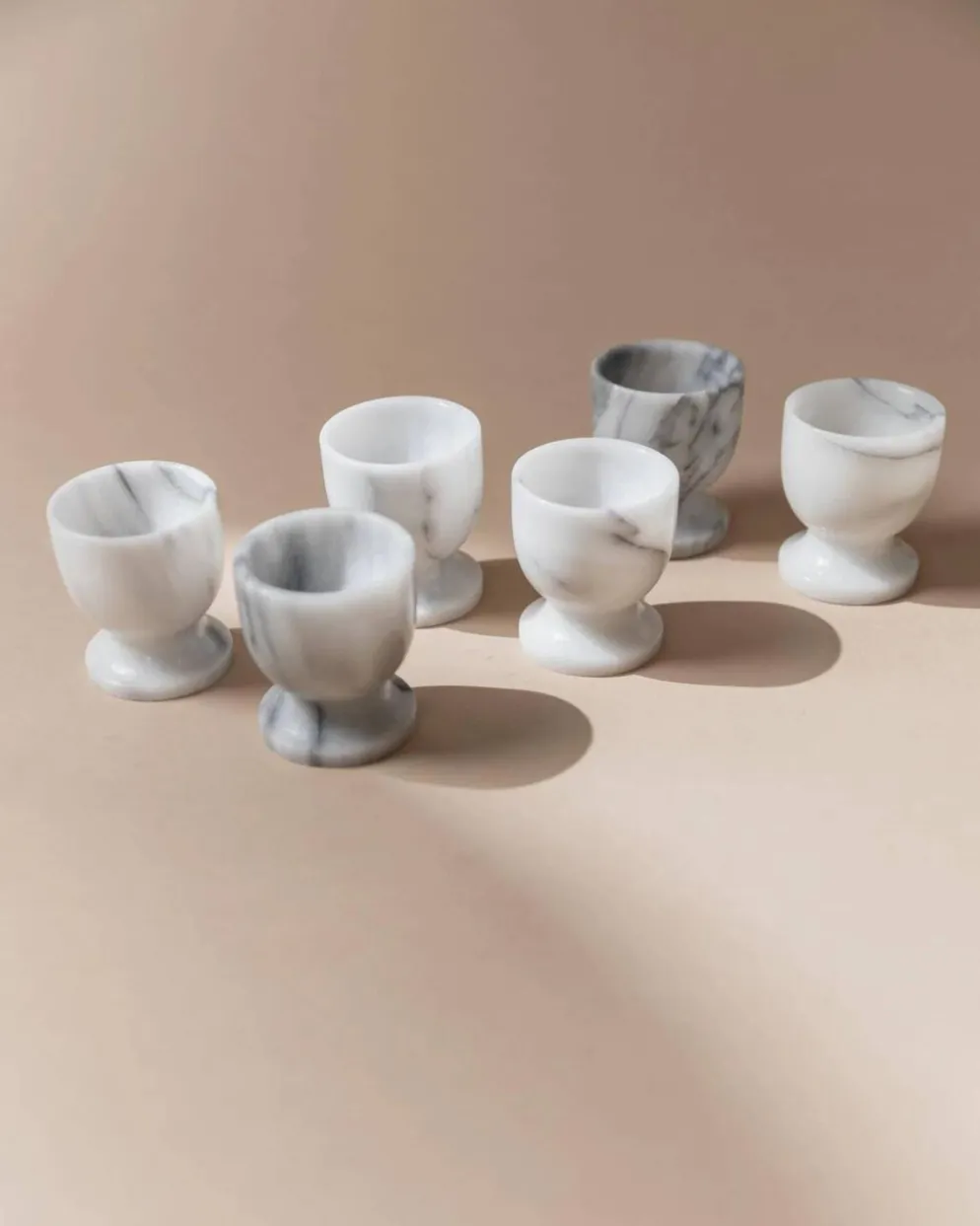 Ensemble de 6 coquetiers en marbre vintage gris et blanc – Sculptés à la main, vaisselle italienne des années 50