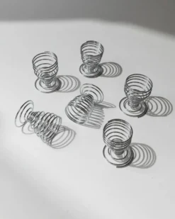 Ensemble de 6 coquetiers en métal chrome argenté, design Space Age des années 1970, Italie.
