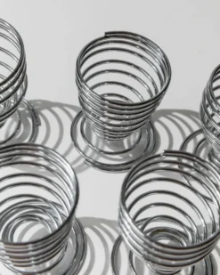 Ensemble de 6 coquetiers en métal chrome argenté, design Space Age des années 1970, Italie.