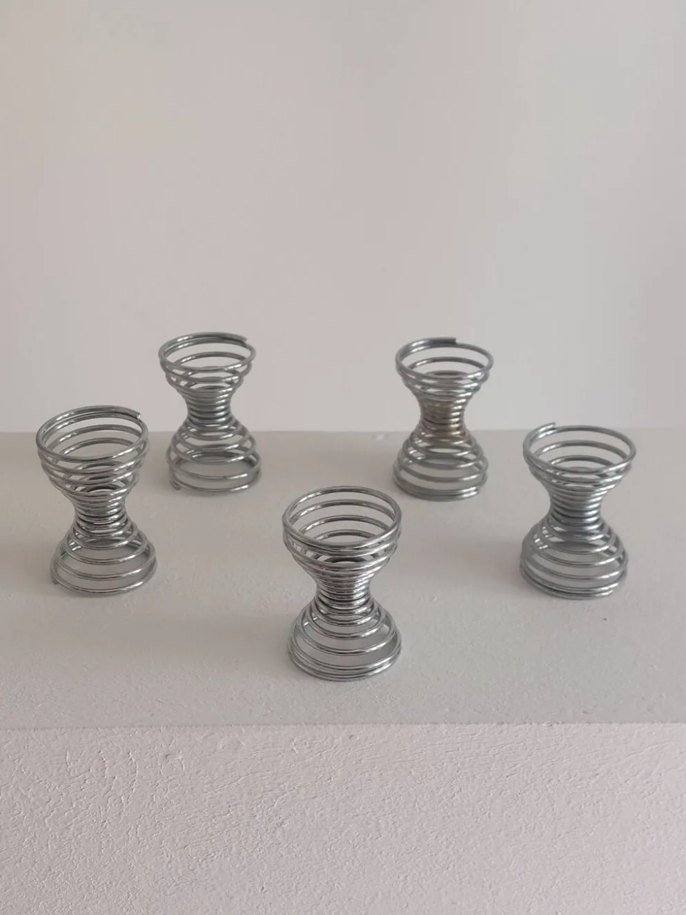 Ensemble de 5 coquetiers vintage postmodernes décor spirale style Memphis