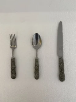 Ensemble de couteau, fourchette et cuillère en acier inoxydable Edwin Blyde & Co, années 1950.