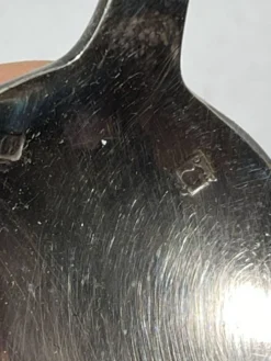 Ensemble de couverts anciens pour enfant en métal argenté