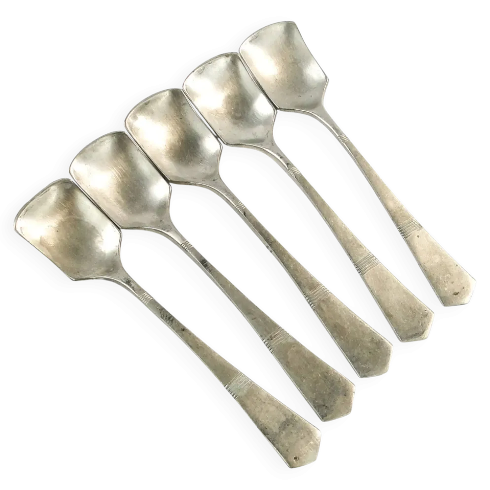 Ensemble de 5 cuillères à glace, métal blanc argenté, Allemagne, années 1930.