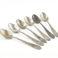 Ensemble de cuillères à moka, en laiton argenté, D. Fraget, Pologne, années 1950.