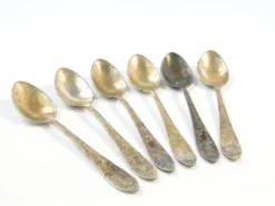 Ensemble de cuillères à moka, en laiton argenté, D. Fraget, Pologne, années 1950.