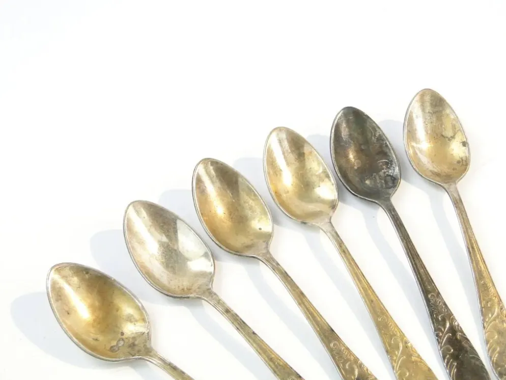 Ensemble de cuillères à moka, en laiton argenté, D. Fraget, Pologne, années 1950.