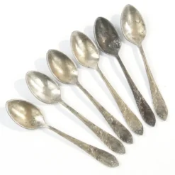 Ensemble de cuillères à moka, en laiton argenté, D. Fraget, Pologne, années 1950.