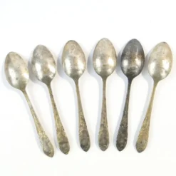 Ensemble de cuillères à moka, en laiton argenté, D. Fraget, Pologne, années 1950.
