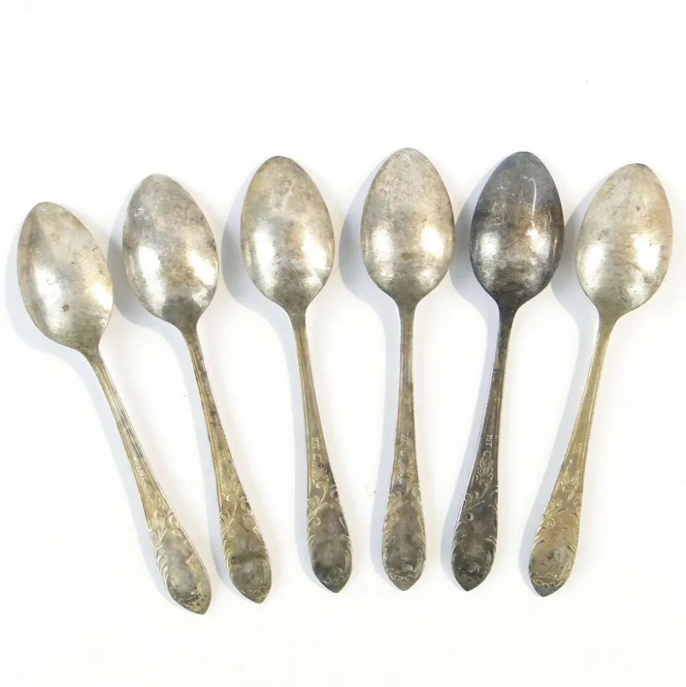 Ensemble de cuillères à moka, en laiton argenté, D. Fraget, Pologne, années 1950.