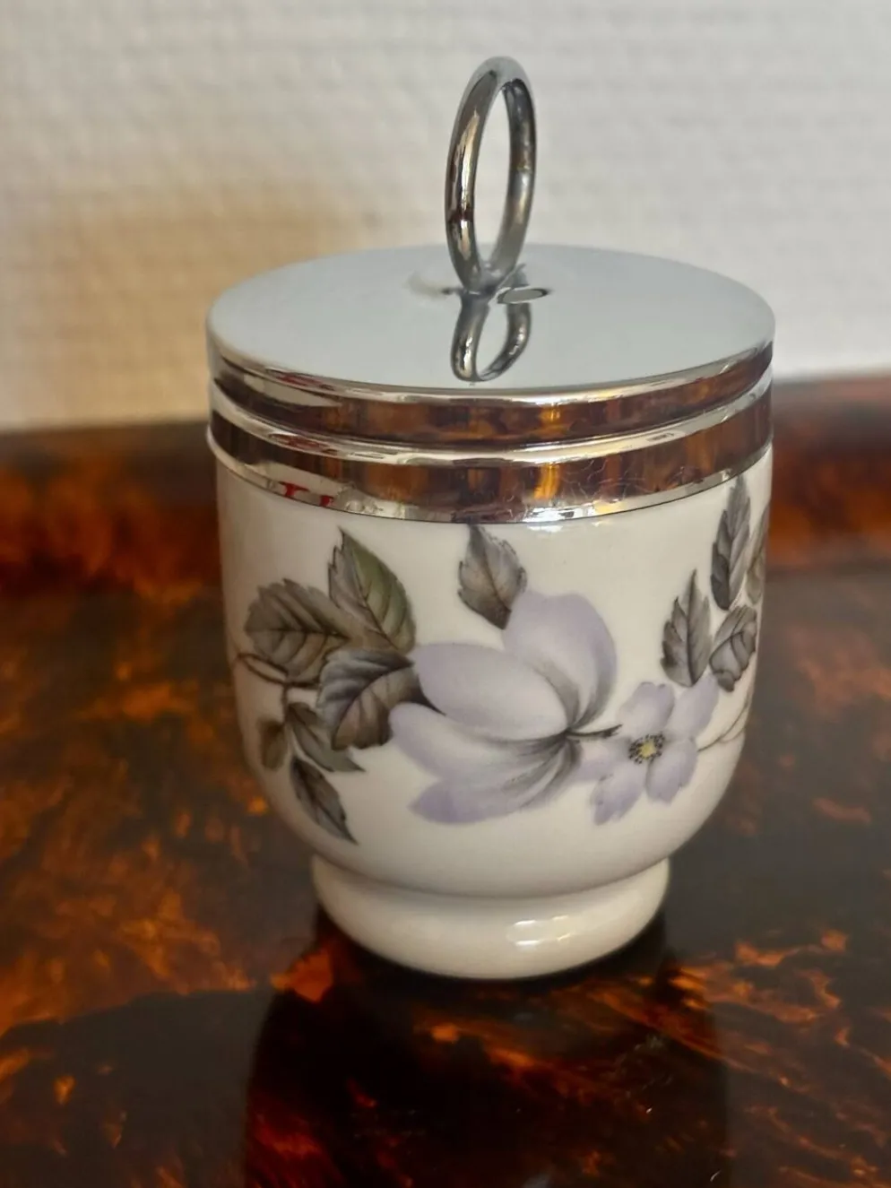 Ensemble de deux cuit oeufs egg coddler porcelaine Royal Worcester