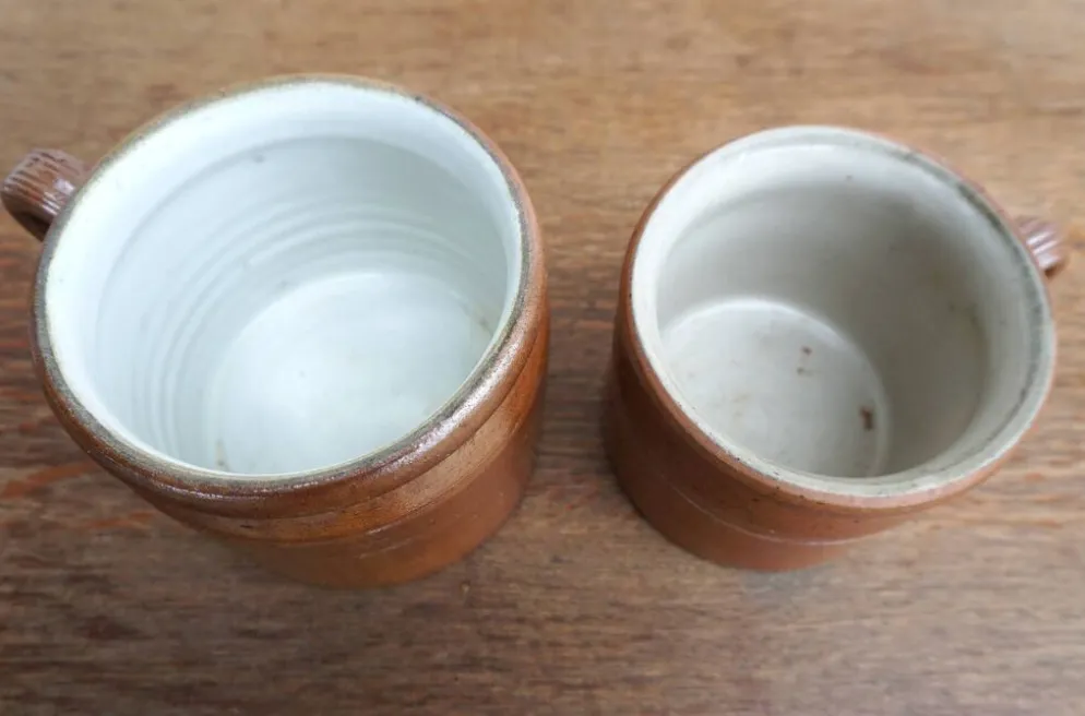 Ensemble de deux pots en grès vintage