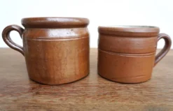 Ensemble de deux pots en grès vintage