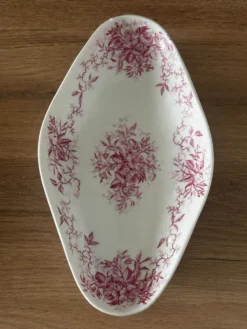 Ensemble de deux raviers anciens en porcelaine fleurie vieux rose