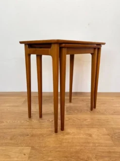 Ensemble de deux tables d'appoint en bois - Allemagne, années 1970